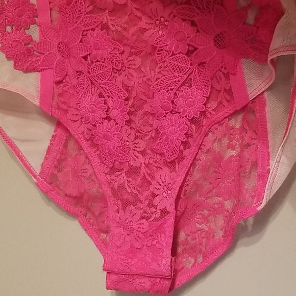 🆕️Medium French Affair Fuschia/nude bodysuit - Picture 6 of 12